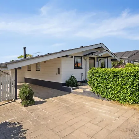 度假居 Wrange - 150m From The Sea By Interhome