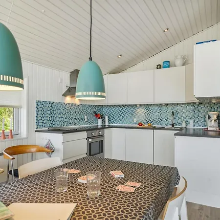 度假居 Wrange - 150m From The Sea By Interhome