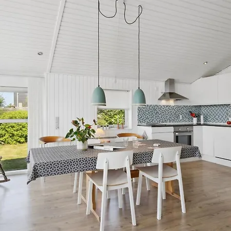 度假居 Wrange - 150m From The Sea By Interhome